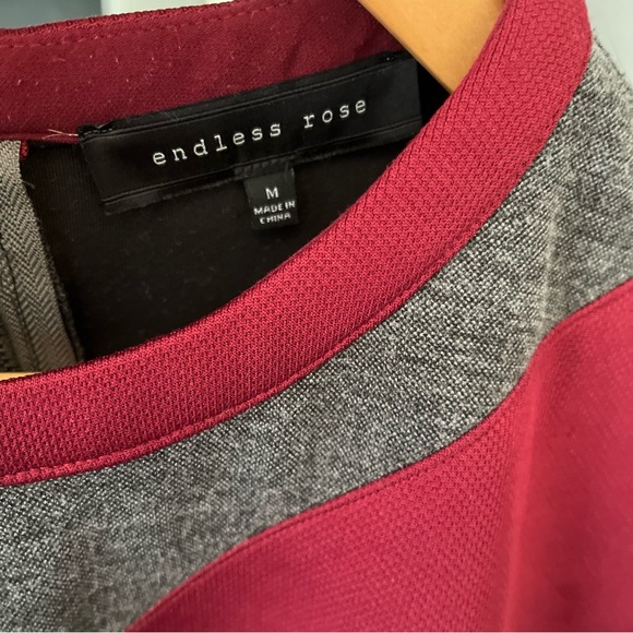 Dressy Endless Rose sweater, slightly cropped  (Size M) - Picture 2 of 3